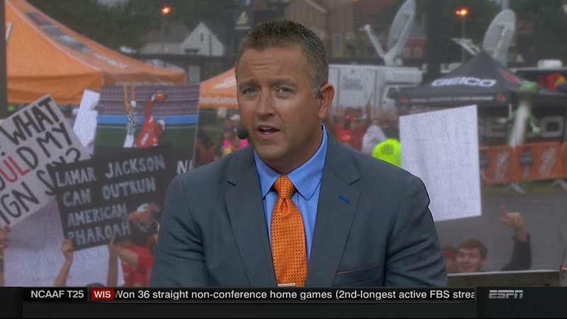 Illustration for article titled Here Is Your Louisville College GameDay Sign Roundup